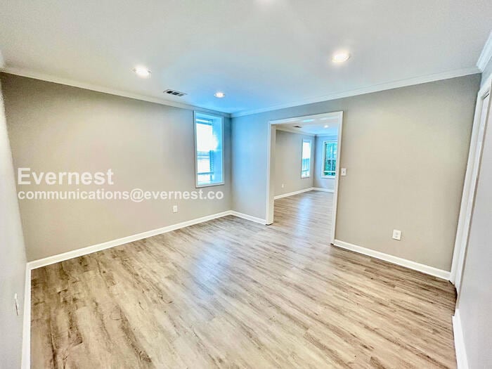 Building Photo - 655 S Preston Ct