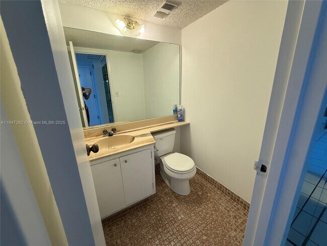 Building Photo - 2333 Brickell Ave