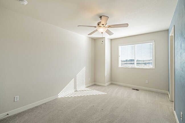Building Photo - Modern 2BD, 2.5BA Broomfield Townhome with...