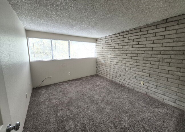 Building Photo - 5701 E Glenn St