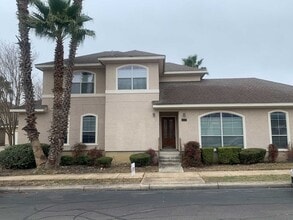 Building Photo - *COMING SOON* *MOVE IN SPECIAL* Gated Community: 3-Bedroom with Upstairs Loft, Fenced Backyard & ...