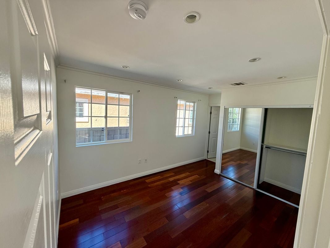 Building Photo - 1838 Glenwood Rd