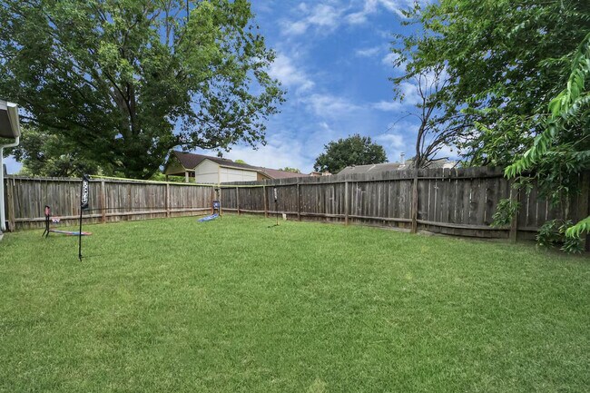 Building Photo - 7542 Lemma Dr