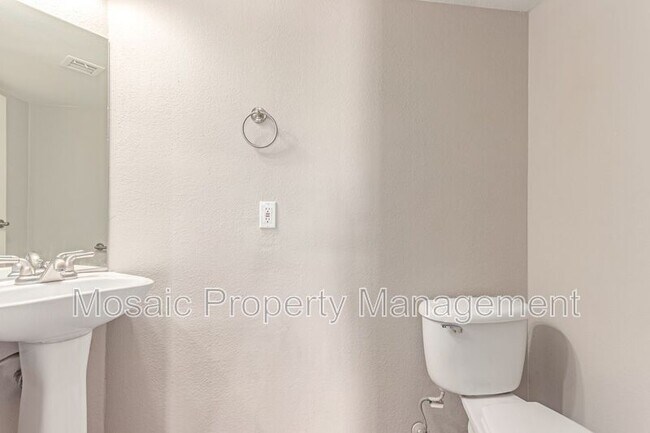 Building Photo - 835 N Granite Reef Rd
