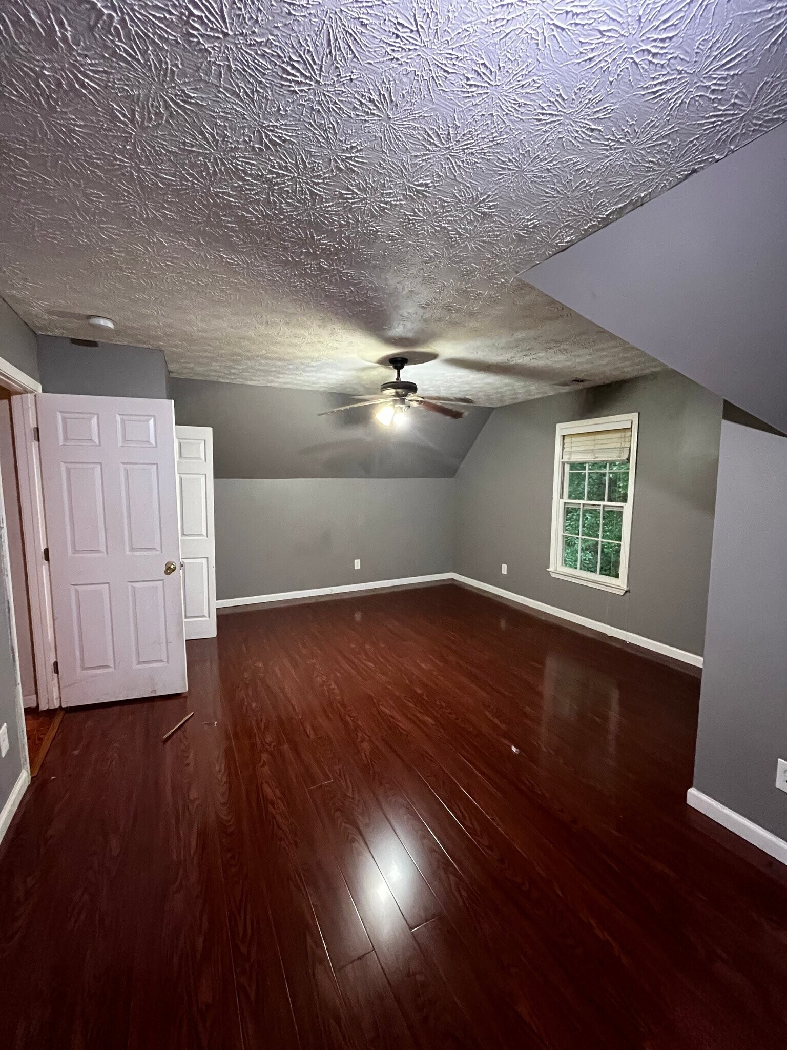 Building Photo - 5042 Rosemeade Ct