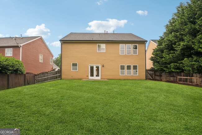 Building Photo - 2040 Village Green Dr