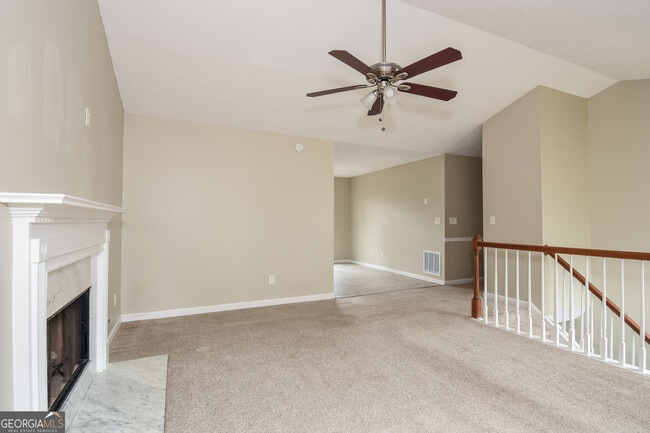 Building Photo - 162 Aztec Way SE