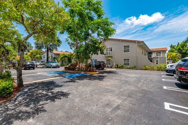 Building Photo - 8830 W Sample Rd