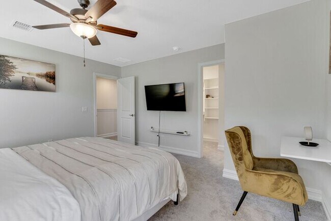 Building Photo - Like-New 4 Bedroom Home in Prime Garland Location