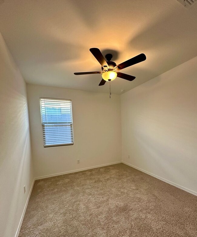 Building Photo - SENTERO CROSSING 3 bed 2 bath home