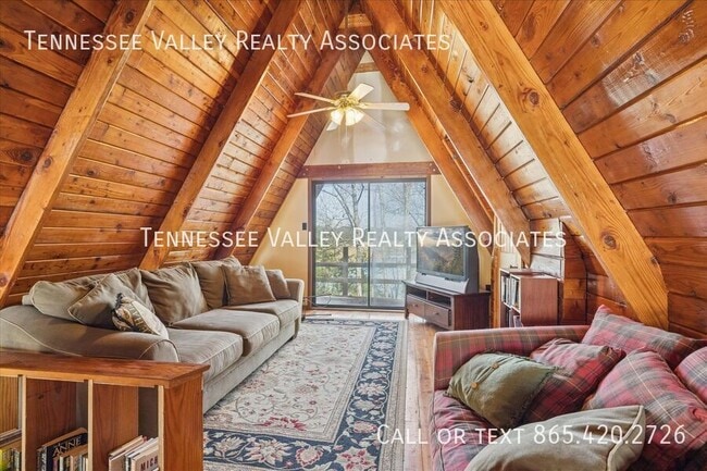 Building Photo - 2050 Chapel Rd