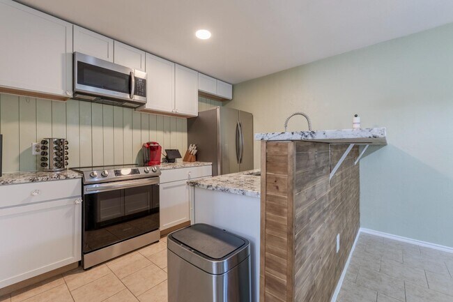 Building Photo - 15531 Knollglade