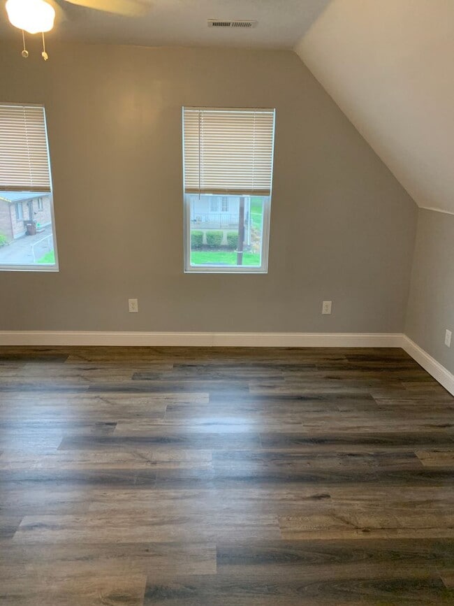 Building Photo - 4172 E Galbraith Rd