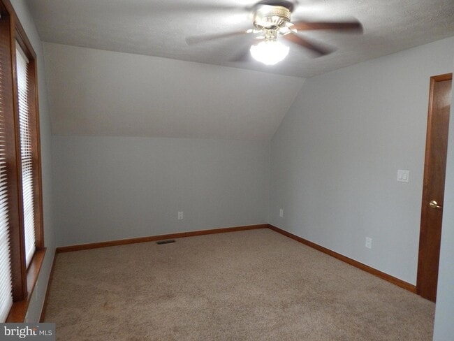 Building Photo - 43974 White Cedar Ln