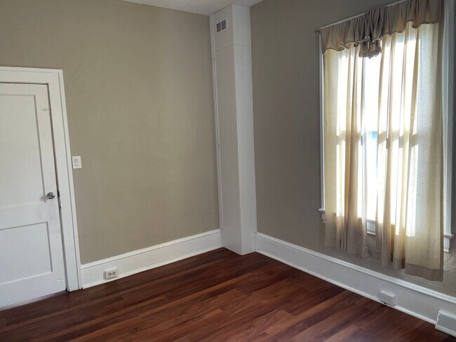 Building Photo - Beautiful Home with Large Covered Front Porch