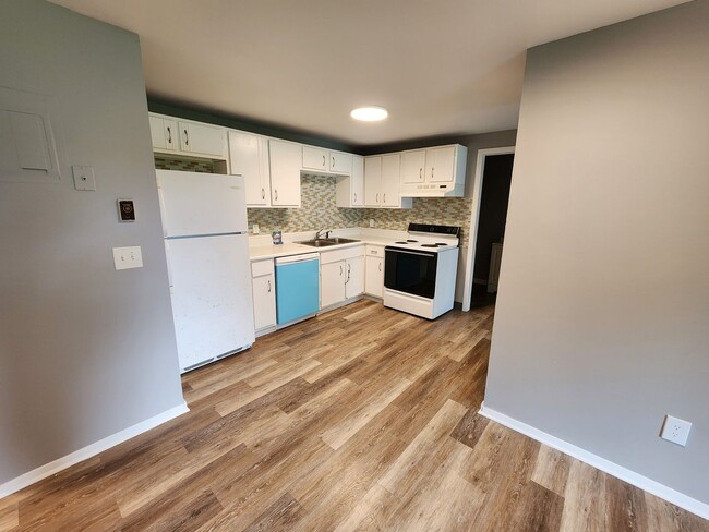 Interior Photo - Robert Drive Apartments