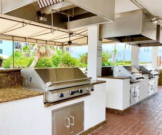 Building Photo - 1201 S Ocean Dr