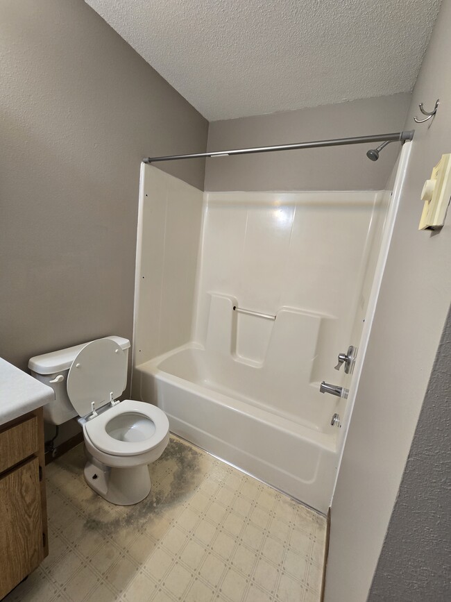 Building Photo - 8th & 8th Apartments