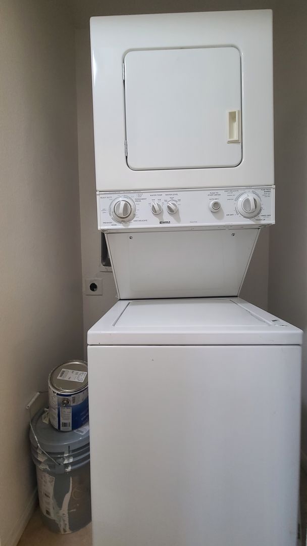 Building Photo - Perfect Single Story Condo Available!