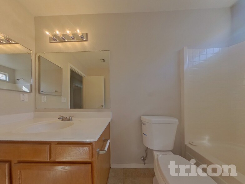 Building Photo - 21619 N 29th Dr