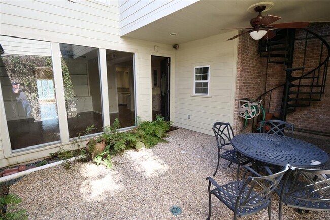 Building Photo - 7620 Del Monte Dr