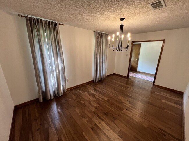 Building Photo - Spacious 4BR Brick Home with Office, Fireplace & Fenced Yard in Parkwood Terrace