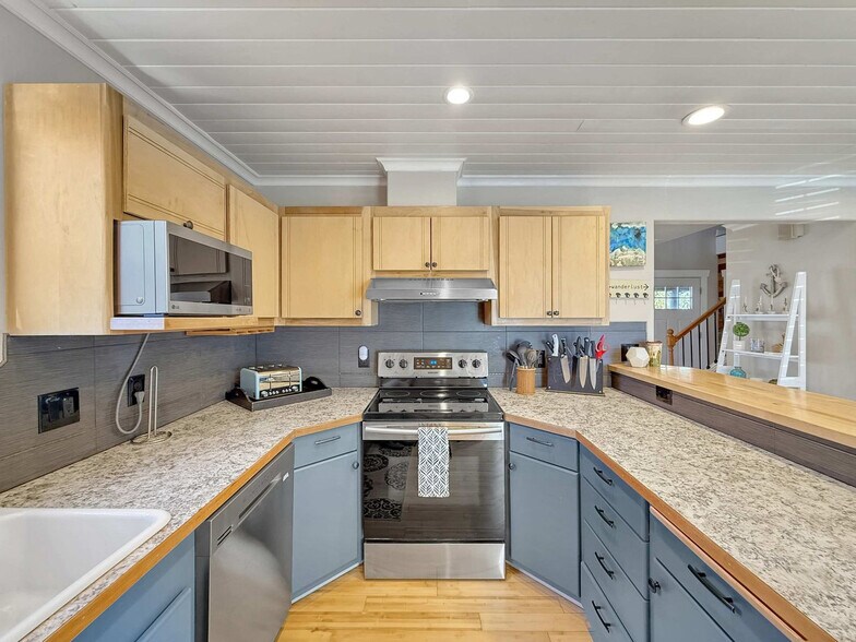 Building Photo - 237 W Alder St