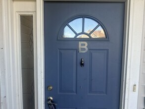 Building Photo - Spacious and Convenient – 3 Bedroom / 3 Ba...