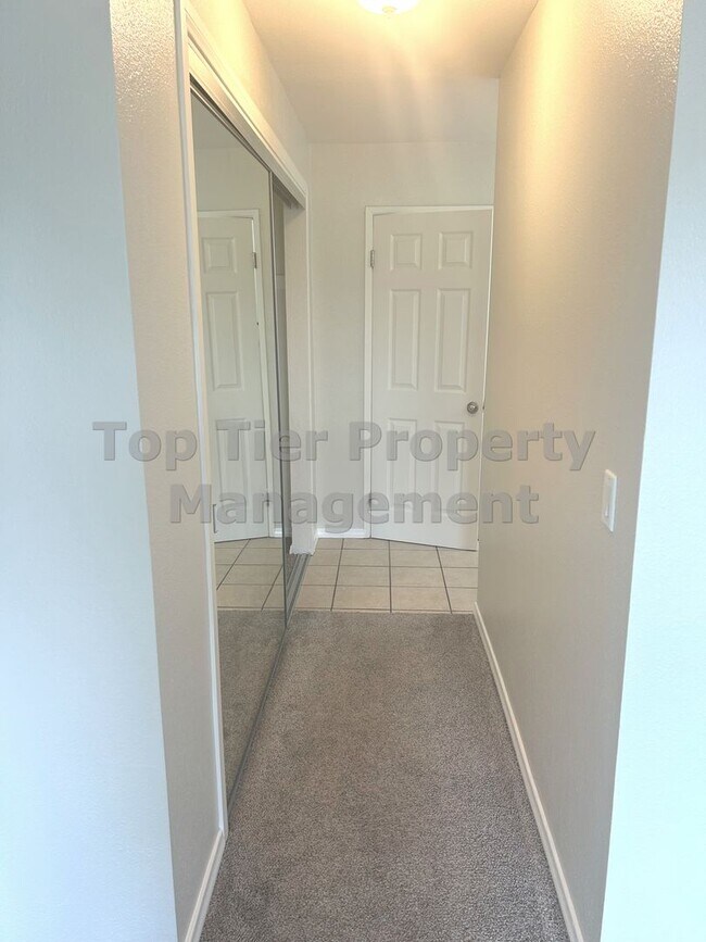 Building Photo - Spacious 2 Bed / 2 Bath Condo Near SDSU – ...