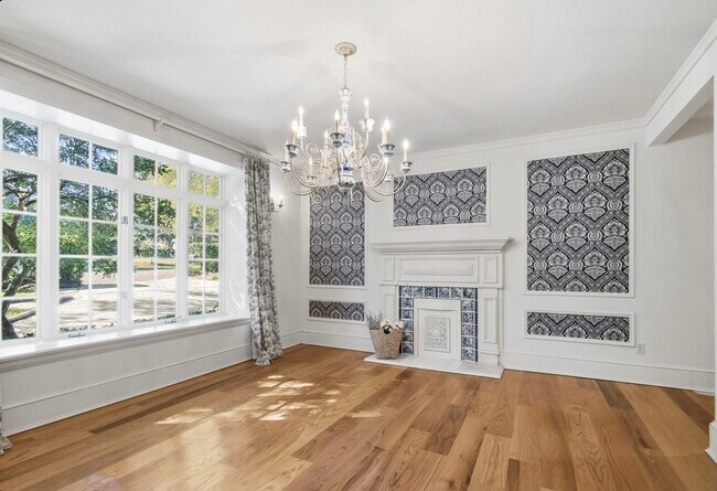 Building Photo - 2492 Elfinwing Ln