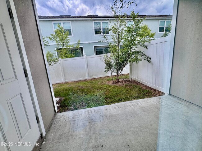 Building Photo - 8334 Zenith Cir