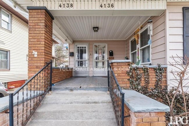Building Photo - 4138 N Lockwood Ave