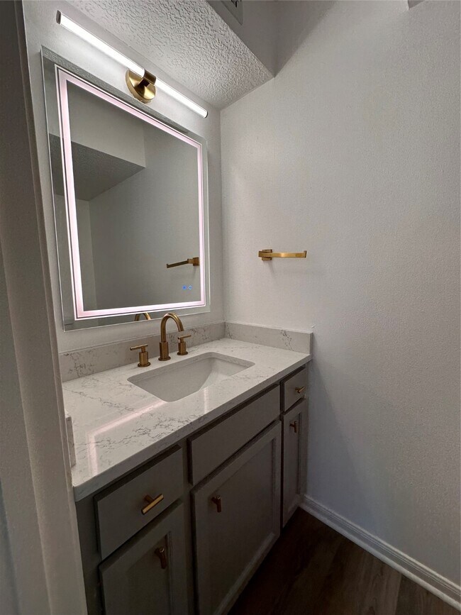 Building Photo - 17707 Moss Point Dr