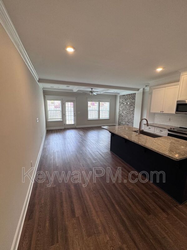 Building Photo - 122 Canton Park Ave