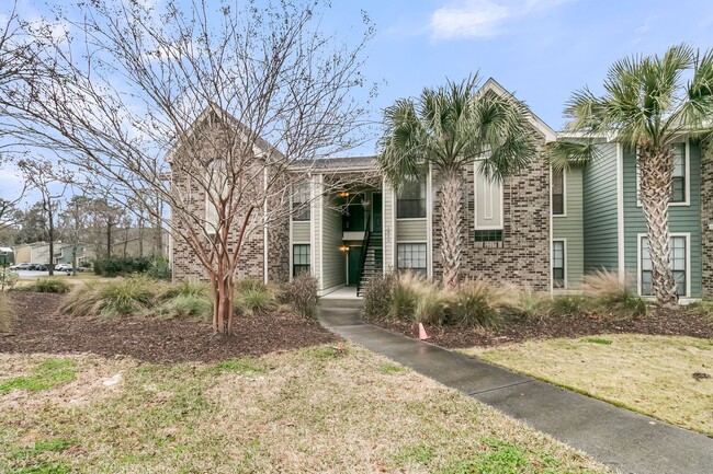 Building Photo - Charming 2BR/2BA Condo with Water Views in Sought-After Montclair – Mount Pleasant, SC