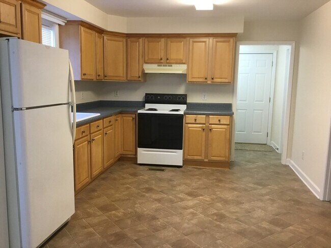 Building Photo - 2 Bedroom 1 Bathroom House minutes from Lige Street Park & Carroll Park!