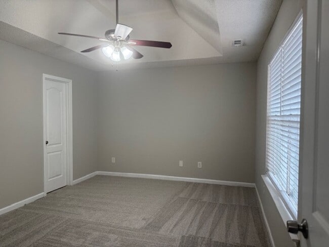 Building Photo - Charming 3BR / 2 Bath Ranch in Hampton!