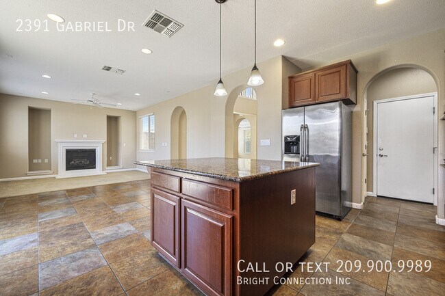 Building Photo - 2391 Gabriel Dr