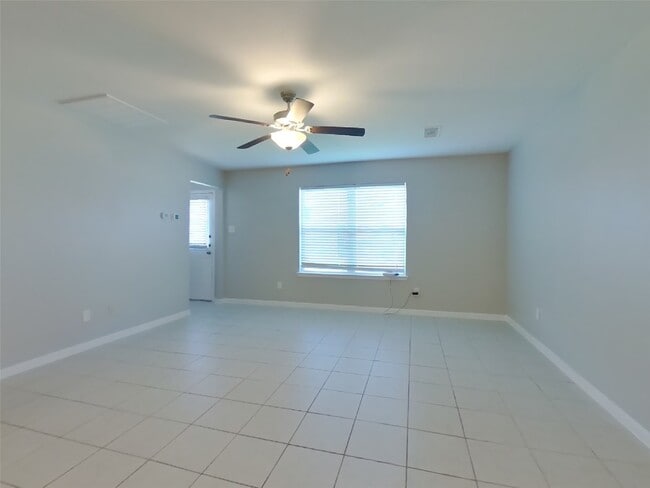 Building Photo - 317 Summer Horse Dr