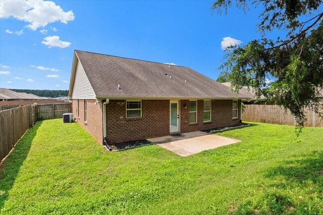 Building Photo - 210 Fields Pond Dr