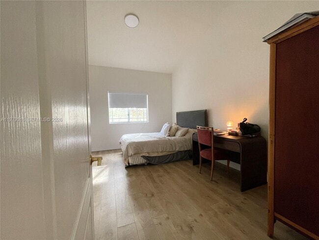 Building Photo - 10160 SW 88th St