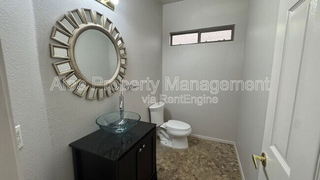 Building Photo - 491 W Ebony Way