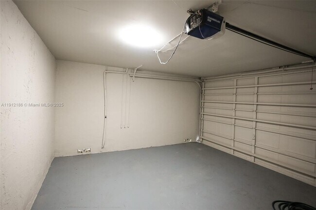 Building Photo - 19450 SW 125th Ave