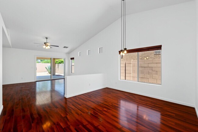 Building Photo - Well maintained 3 bedroom home in Cave Creek AZ - Available Today!