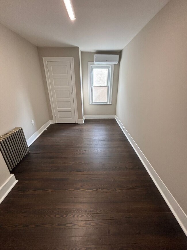 Building Photo - Newly Renovated 3-Bedroom, 2.5-Bath Home i...