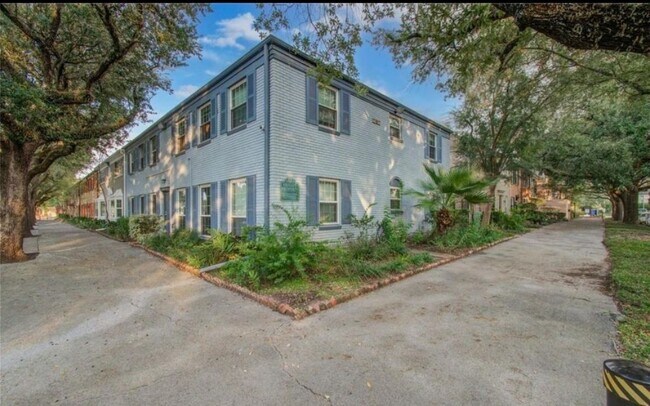 Building Photo - 11609 Chimney Rock Rd