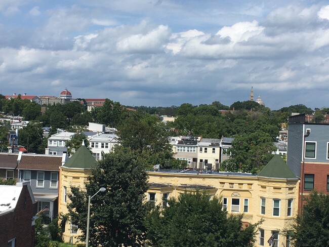 The Penthouse - top-floor premium location - 330 Rhode Island Ave NE