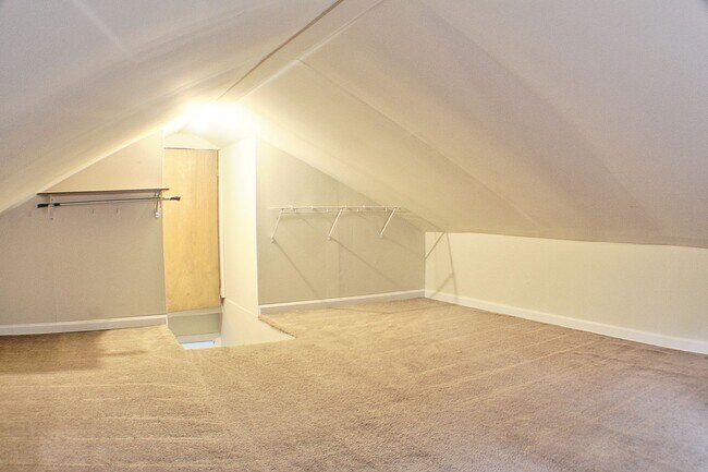 Building Photo - 43 Beckers Grove