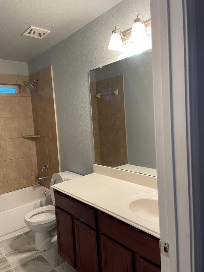 Building Photo - 8127 Redbud Point Ln