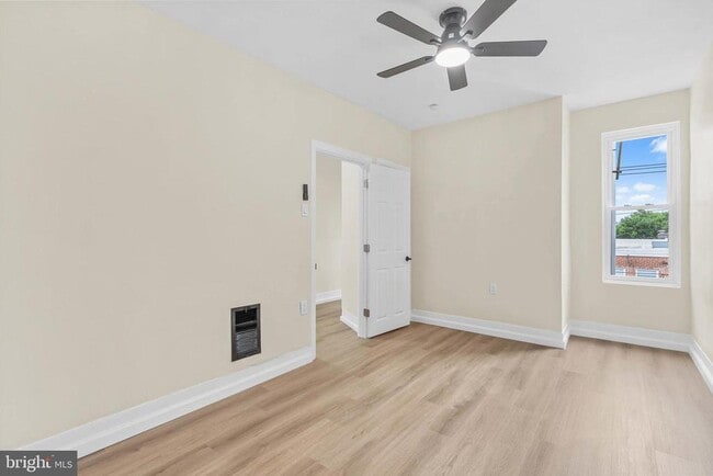 Building Photo - 5736 Leonard St